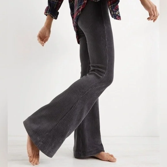 Aerie Velour Ribbed Flare Leggings Charcoal Grey NWT - Picture 3 of 4